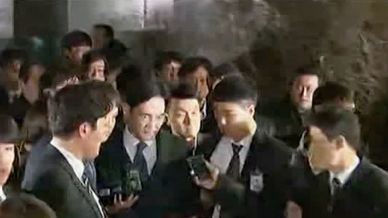 Samsung chief arrested in corruption investigation