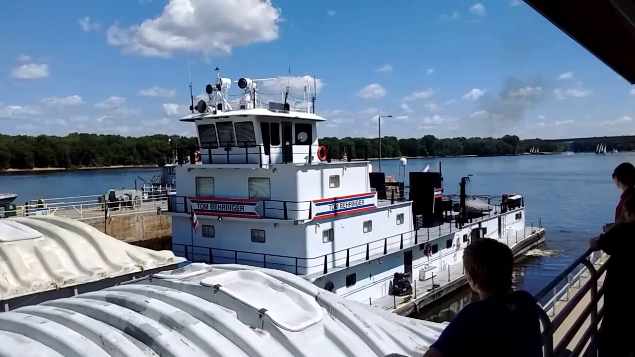 Upper Mississippi lock and dam number 7, barge moving