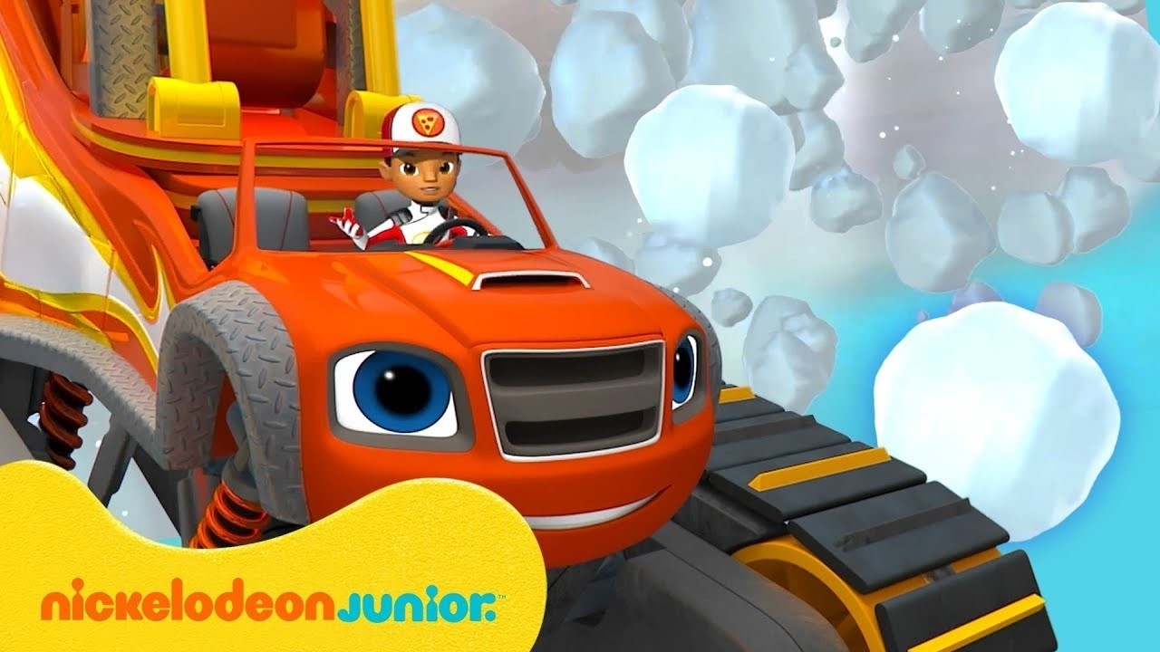 Blaze et les Monster Machines | Blaze écrase des boules de neige! ❄️ | Nickelodeon Jr. France