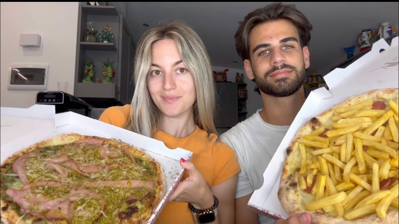 EATING PIZZA 🍕 muckbang col mio ragazzo (asmr ita)