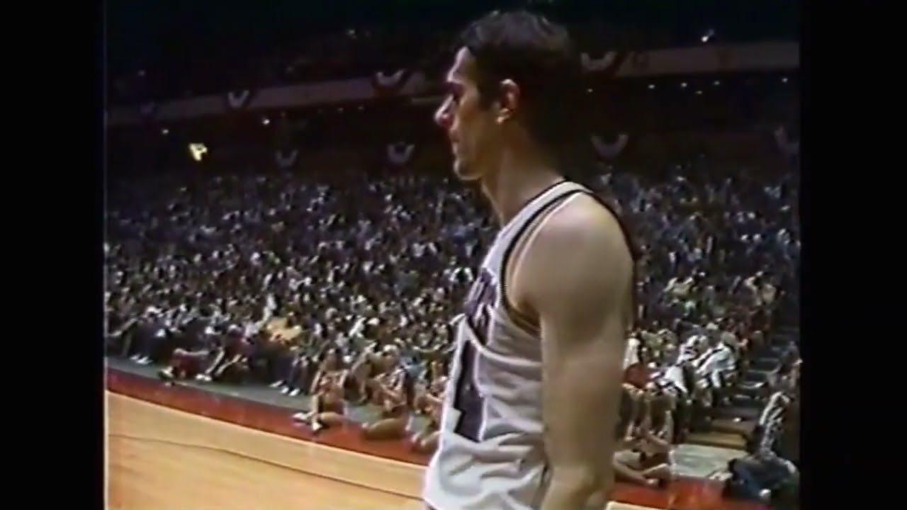 Bobby Jones - 21 Points & 4 Blocks vs. Bucks (1981 Playoffs)