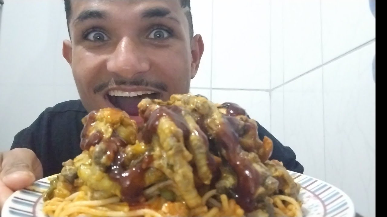 MUKBANG:COMENDO PÉ DE GALINHA GUISADA AO  MOLHO BARBACUE😱😅😋🙏