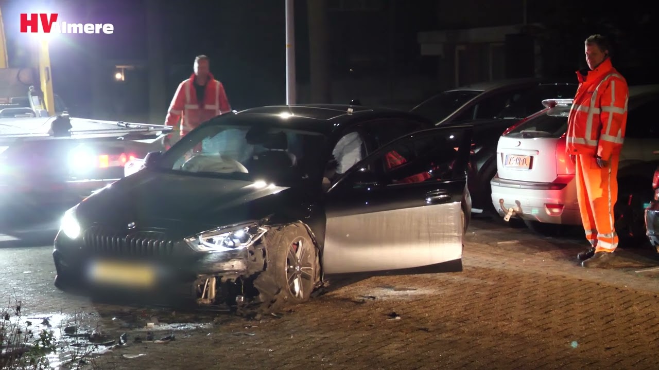 Automobilist richt ravage aan in Staatsliedenwijk