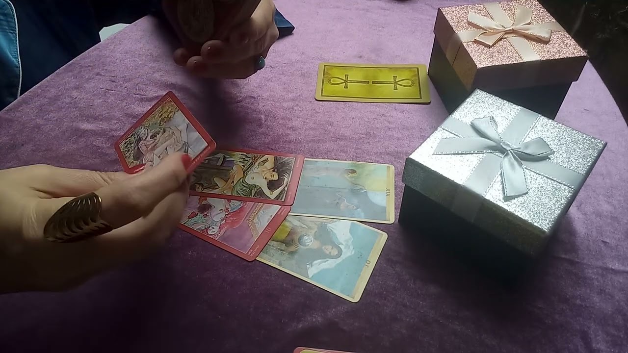 КАКАЯ ЖЕНЩИНА СТОИТ 💔🔮💘 НА ПОРОГЕ ВАШЕЙ СУДЬБЫ??Таро расклад 🌘🔮🌒 для мужчин.