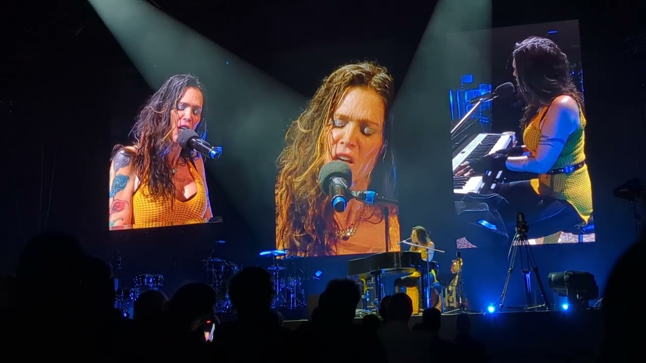 Beth Hart - I Need A Hero - Berlin Max Schmeling Halle (22.11.2024)