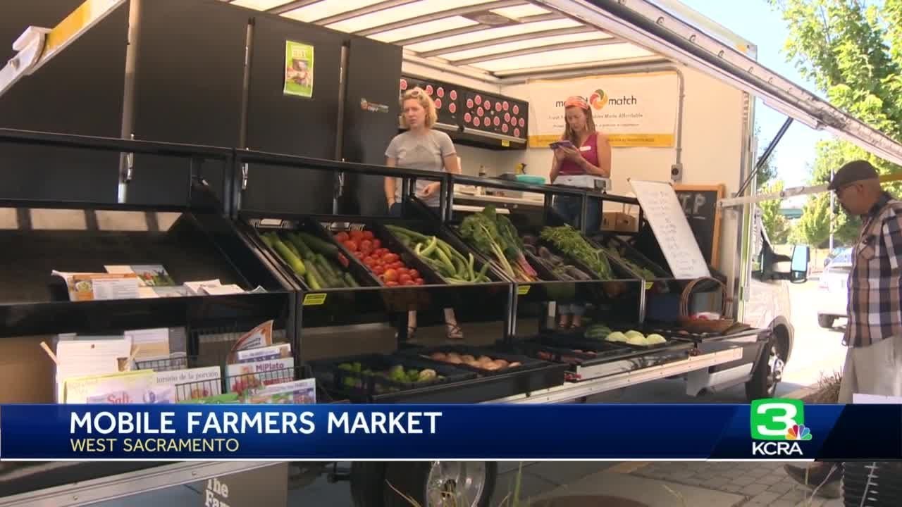 West Sacramento mobile farmer's market hopes to bring customers less expensive produce