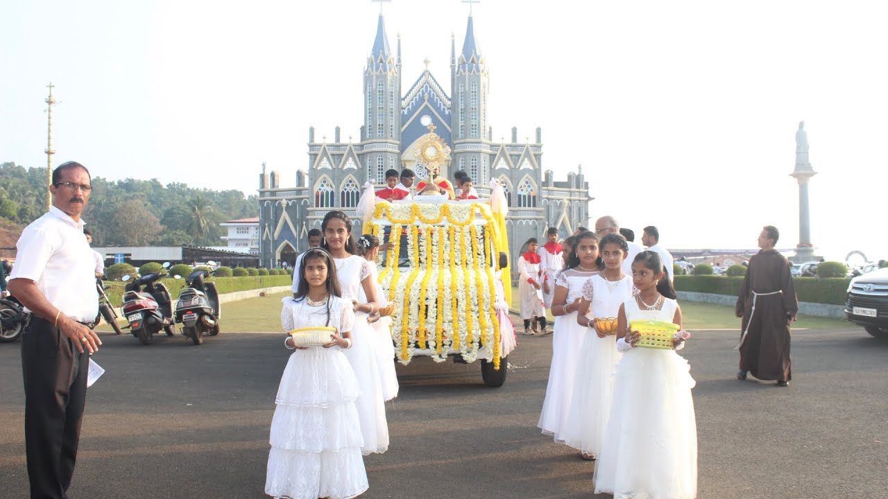 Eucharistic procession at St Lawrence minor Basilica Attur on confraternity day