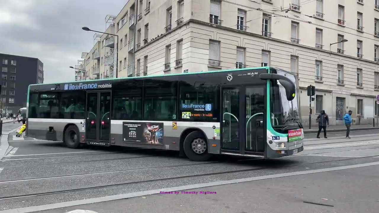 Buses in the Suburbs of Paris, France 2024 - Bus dans la banlieue de Paris, France