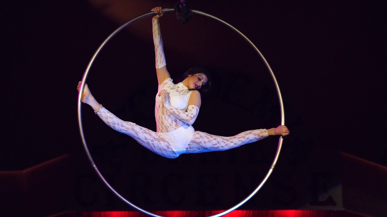 KATRIN PADOVANI cerchio aereo