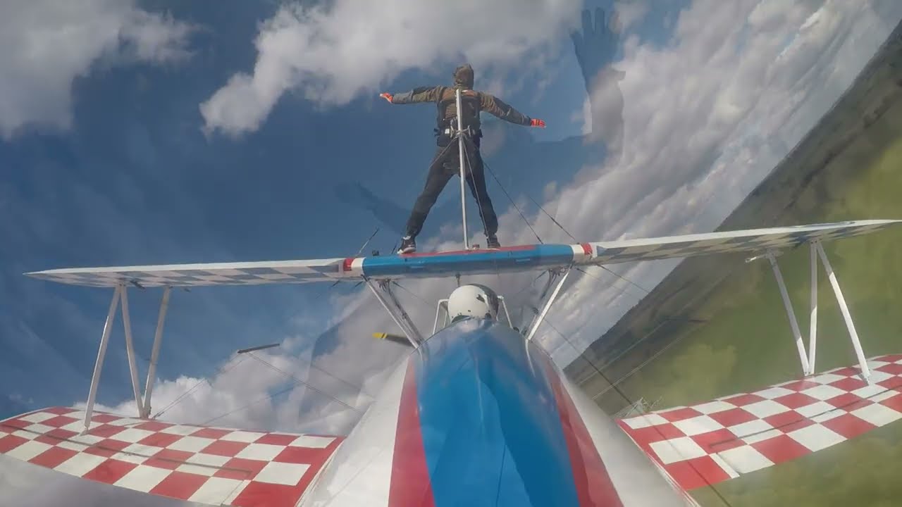 Awesome WINGWALKING experience with AeroSuperBatics