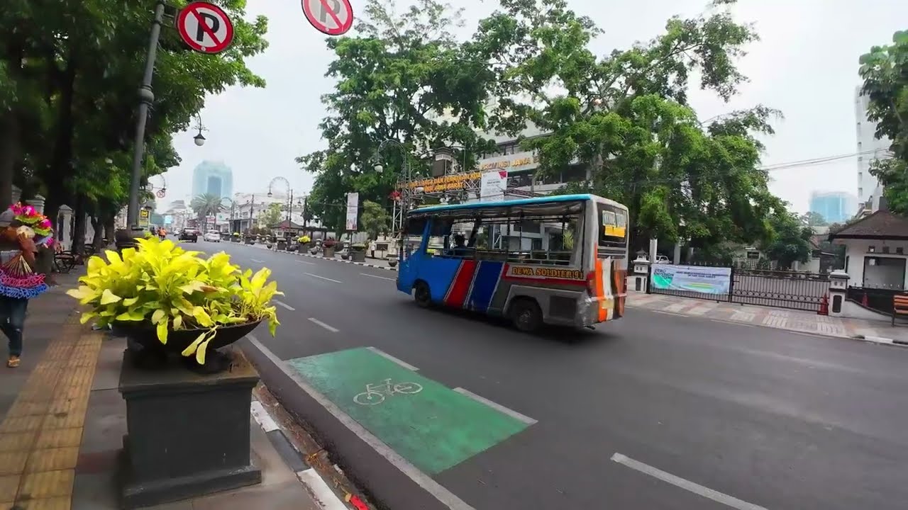 Pagi Santai di JALAN ASIA AFRIKA BANDUNG: Keindahan Kota di Pagi Hari | INDONESIA