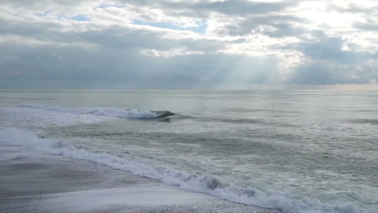 深度睡眠】1小時沉浸式海浪：深夜沙灘的療癒回響 | 舒緩焦慮・失眠救星 🌊