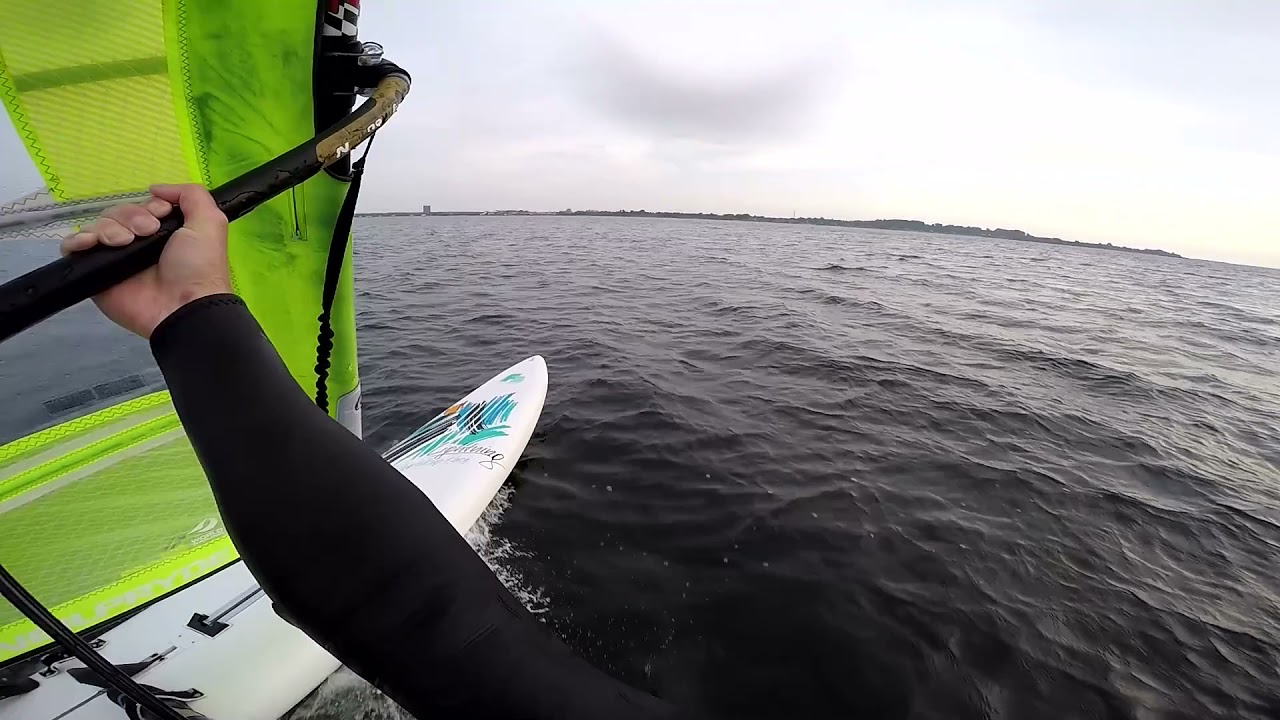 F2 Lightning (course racer) on the rail with a 9.5m2 rsx sail
