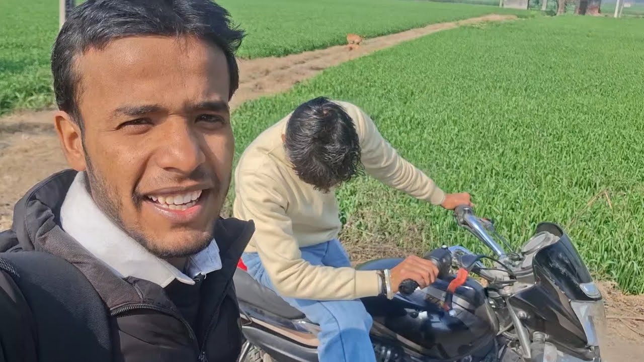 Raste me bike kharab ho gayi. 😭
