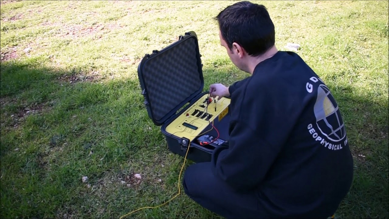 Accumaster geophysics undergound resistivity void & gold detector