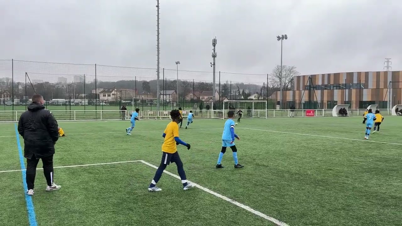Ris Orangis - Bretigny / U12 (3-1) Deuxième mi-temps. 10 Janvier 2024. [Score final 5-1]