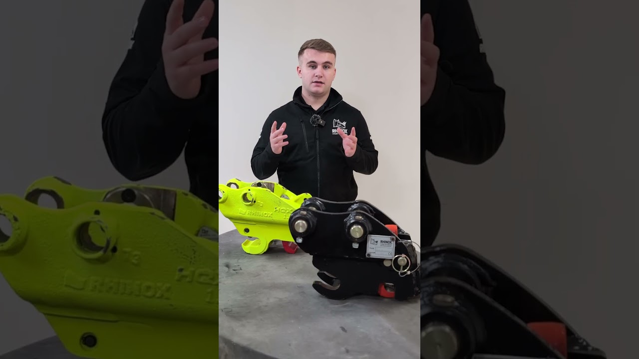 MANUAL VS HYDRAULIC HITCH FOR 1.5 TON EXCAVATOR? #shortsvideo #hydraulic #coupler #excavator