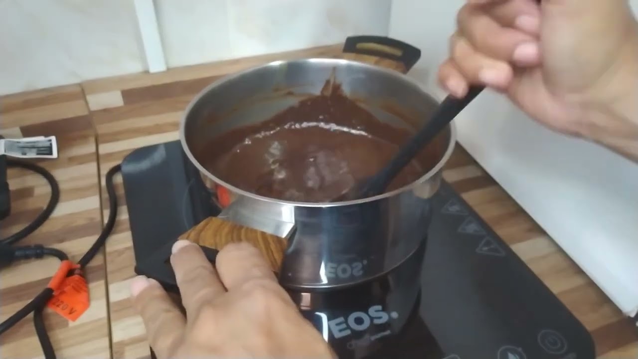 Fazendo brigadeiro no Cooktop EOS de indução.... Deu defeito 2 vezes, leia a descrição