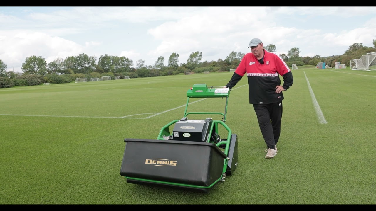 Sunderland AFC Invest in Six New Dennis ES-860 Battery-Powered Mowers at The Academy of Light
