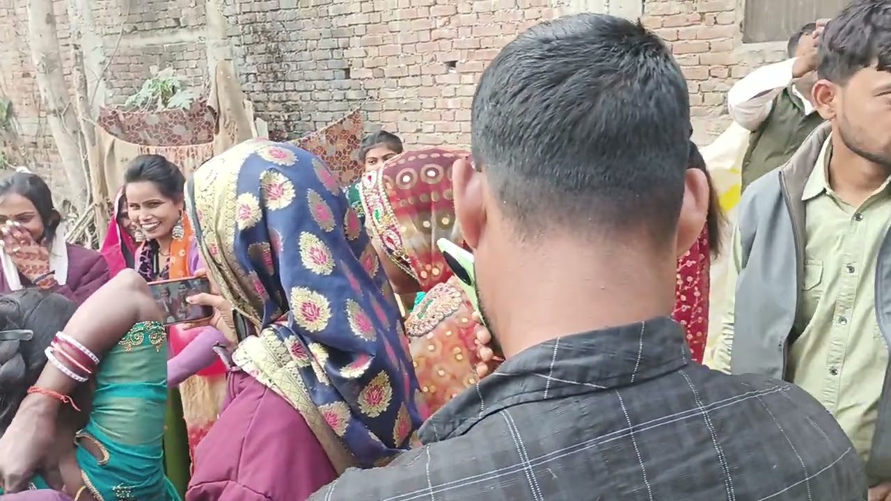 मंजू मोहिनी के स्टूडियो पर करोड़ों के भेद