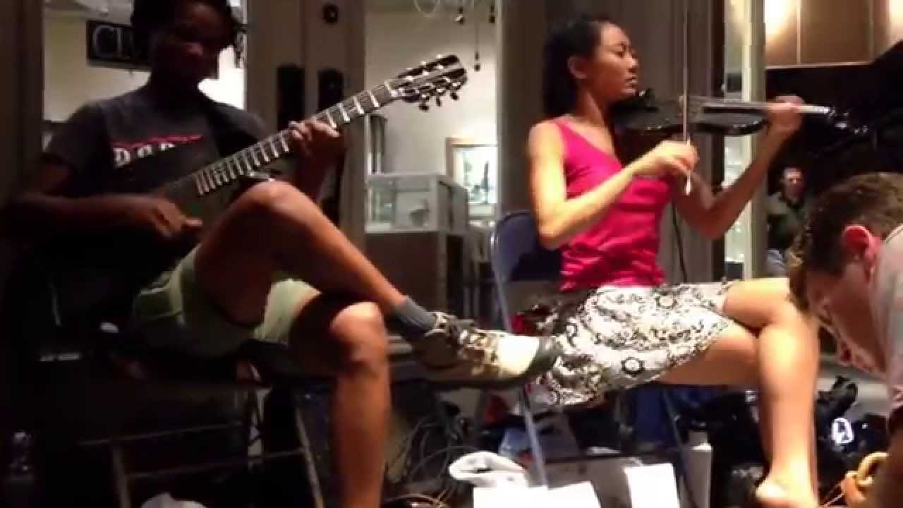 Tanya & Dorise - Hero... As requested by moi... Definitely worth a listen :)