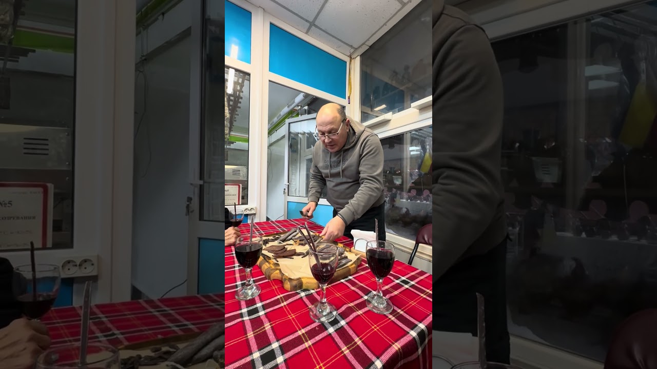 Это по нашему-без стакана не договоришься.Балкански Ястия.