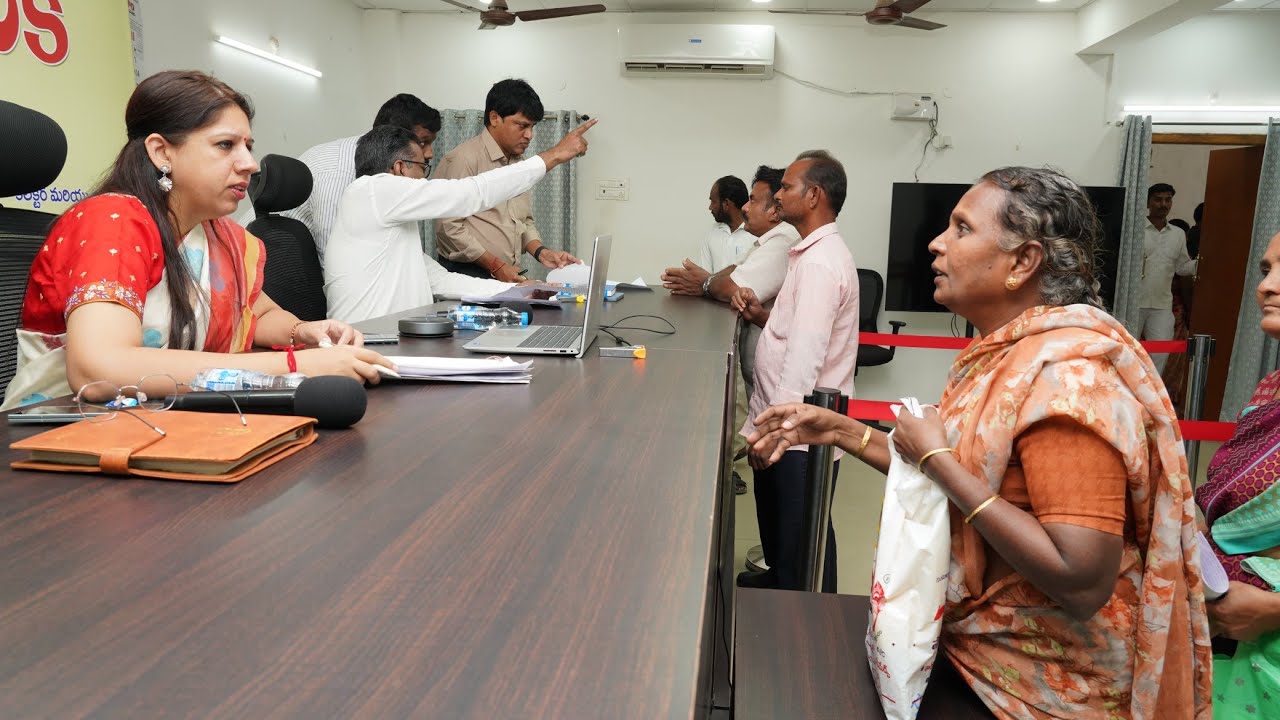 2-3-2026పల్నాడుజిల్లా,ప్రజా సమస్యల పరిష్కార వేదికలో అర్జీలు స్వీకరించిన గౌll జిల్లా కలెక్టర్.