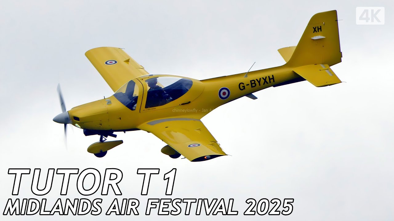 Демонстрационный полет самолета RAF Grob Tutor 