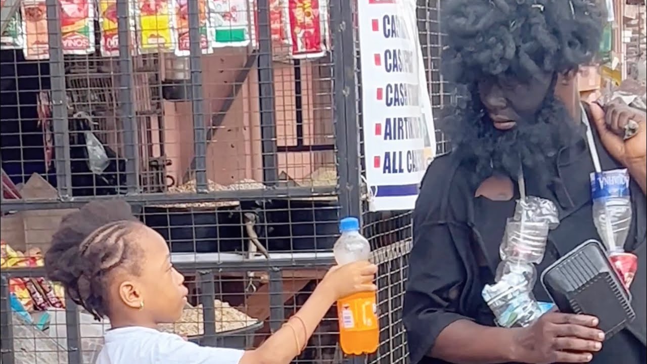 Little Girl thought Her Mother What Kindness To Humanity is all about 😭❤️ Madman Social Experiment 