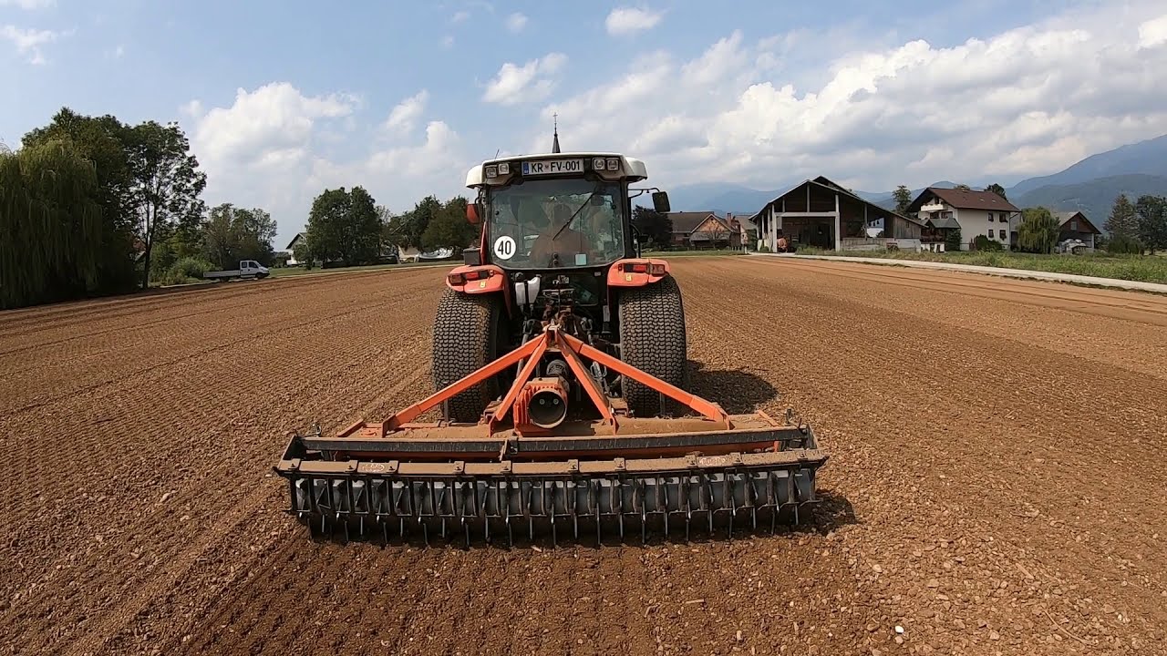 Priprava terena in sejanje trave, Landscaping and sowing grass, Uređenje terena i sjetva trave