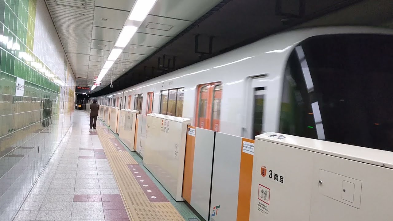 札幌市営地下鉄東西線8000形 801号車 回送  新さっぽろ 入線   発車  2021年12月31日