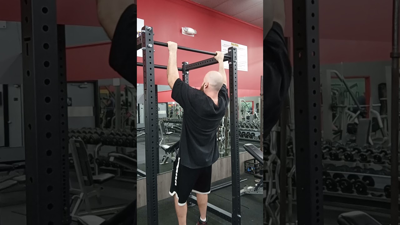 At 290 it's a blessing to be able to control body weight#pullups#motivation#athlete