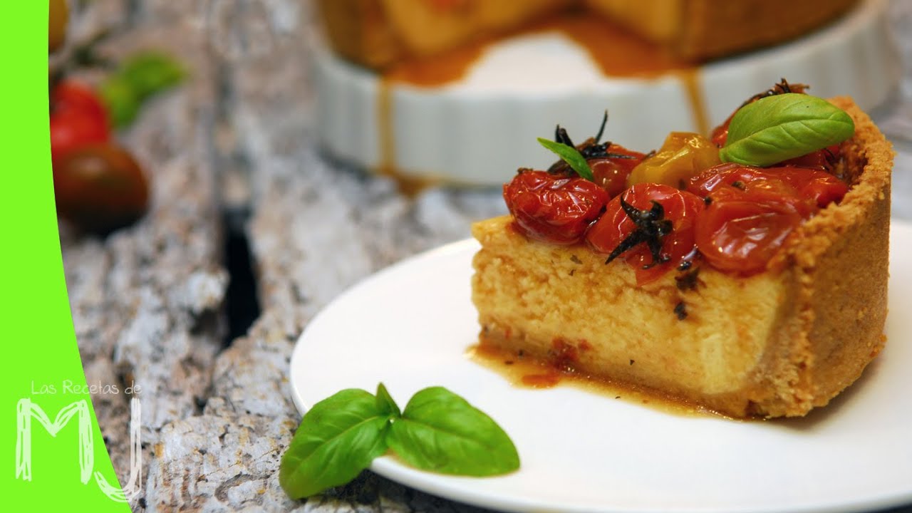 Pastel salado de queso con tomates confitados