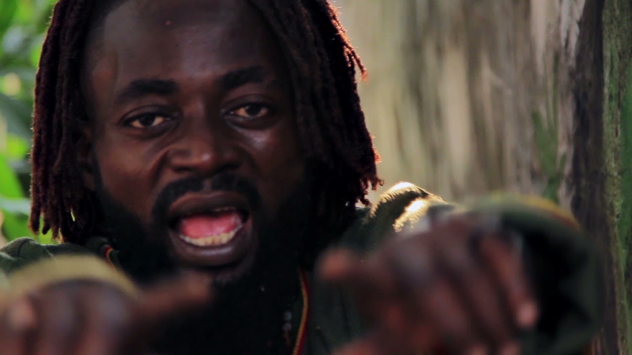 Zoro Babel Muka&iuml;ra # Batanga na pasi (Official video)