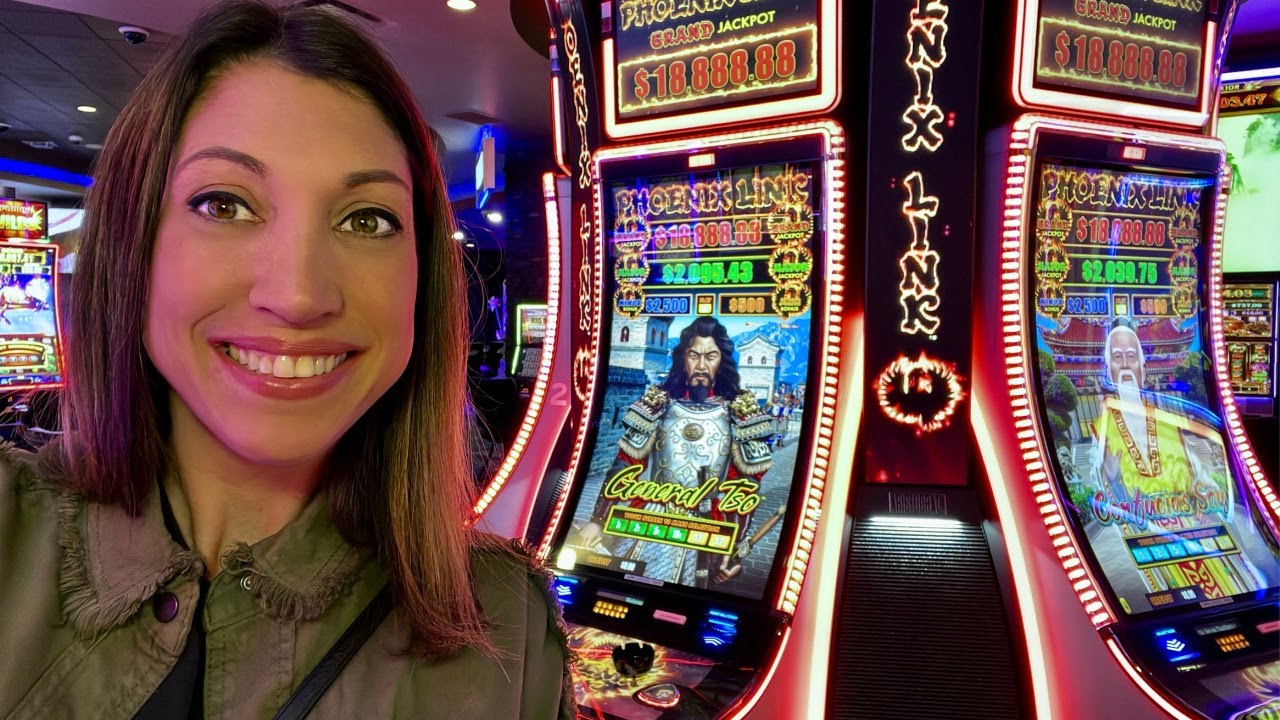 I let a viewer pick my slot... Phoenix Link slot in Las Vegas 🎰