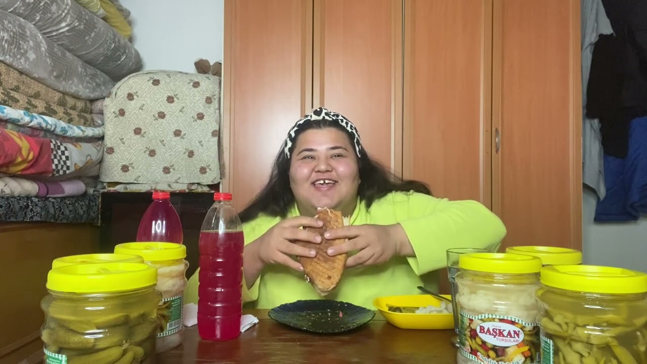 Ehliyet sınavında nasıl kaldım 🥶(turşu ve sosisli tost Mukbang)