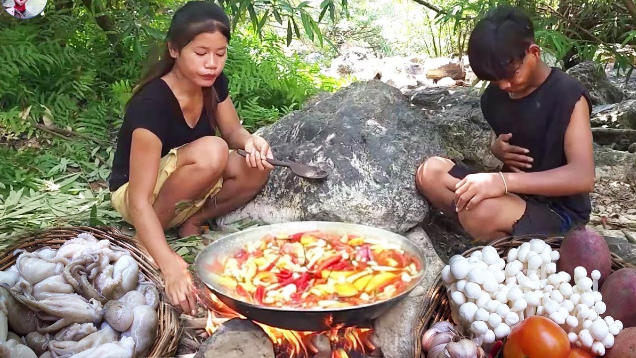 Yummy Curry Octopus Cooking with fresh mushroom and Eating Delicious in forest @LiisaCooking