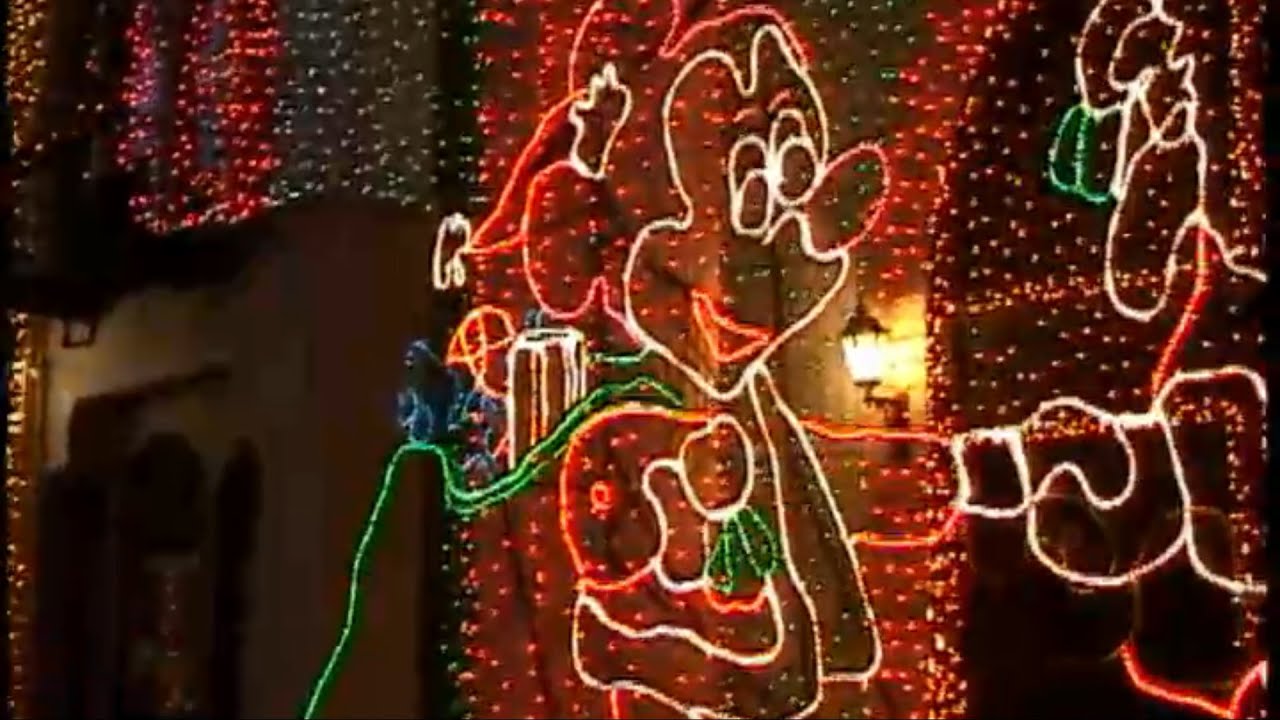 Osborne Family Spectacle of Lights - Dec. 2004 - Disney-MGM Studios - 1st year on New York Street