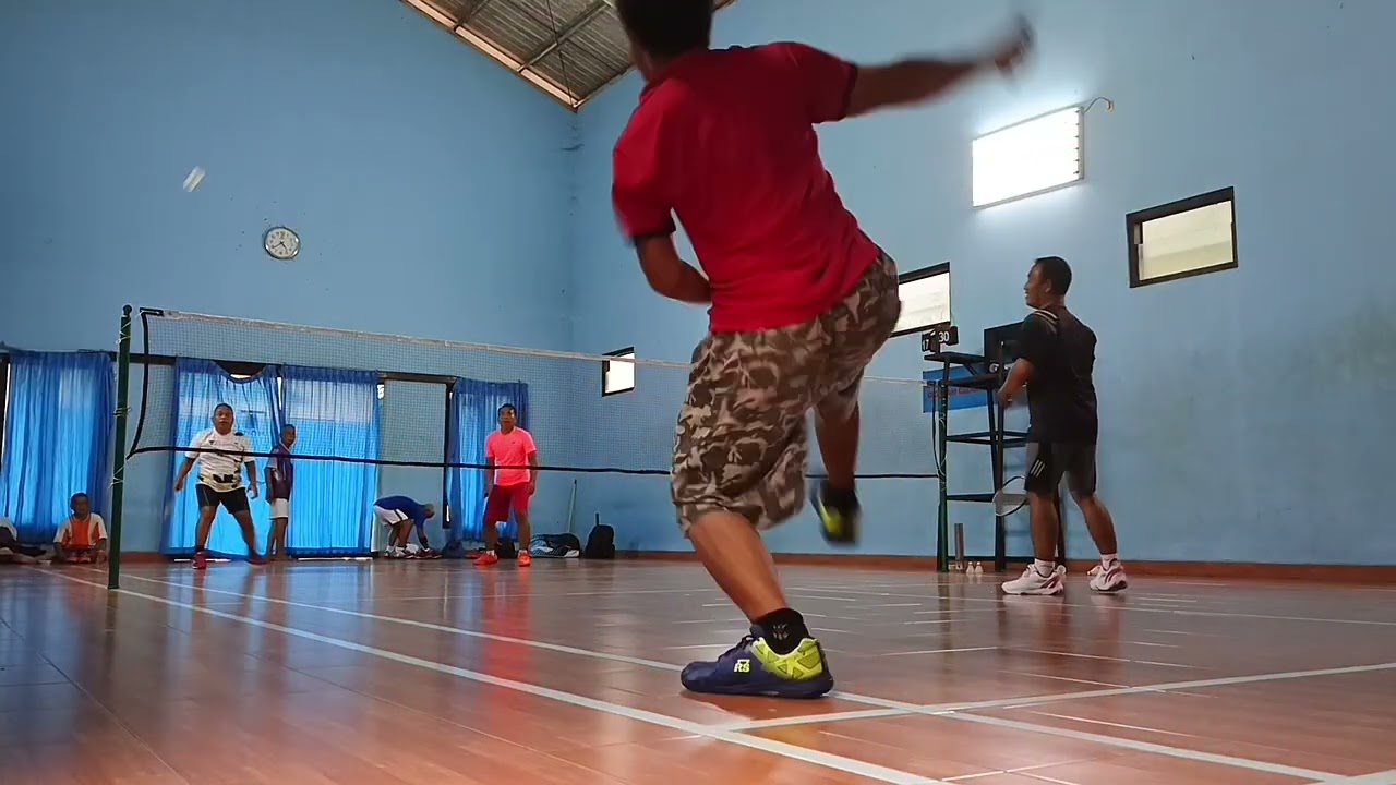 Kalah pengalaman, Skor PARAH - badminton tarkam 