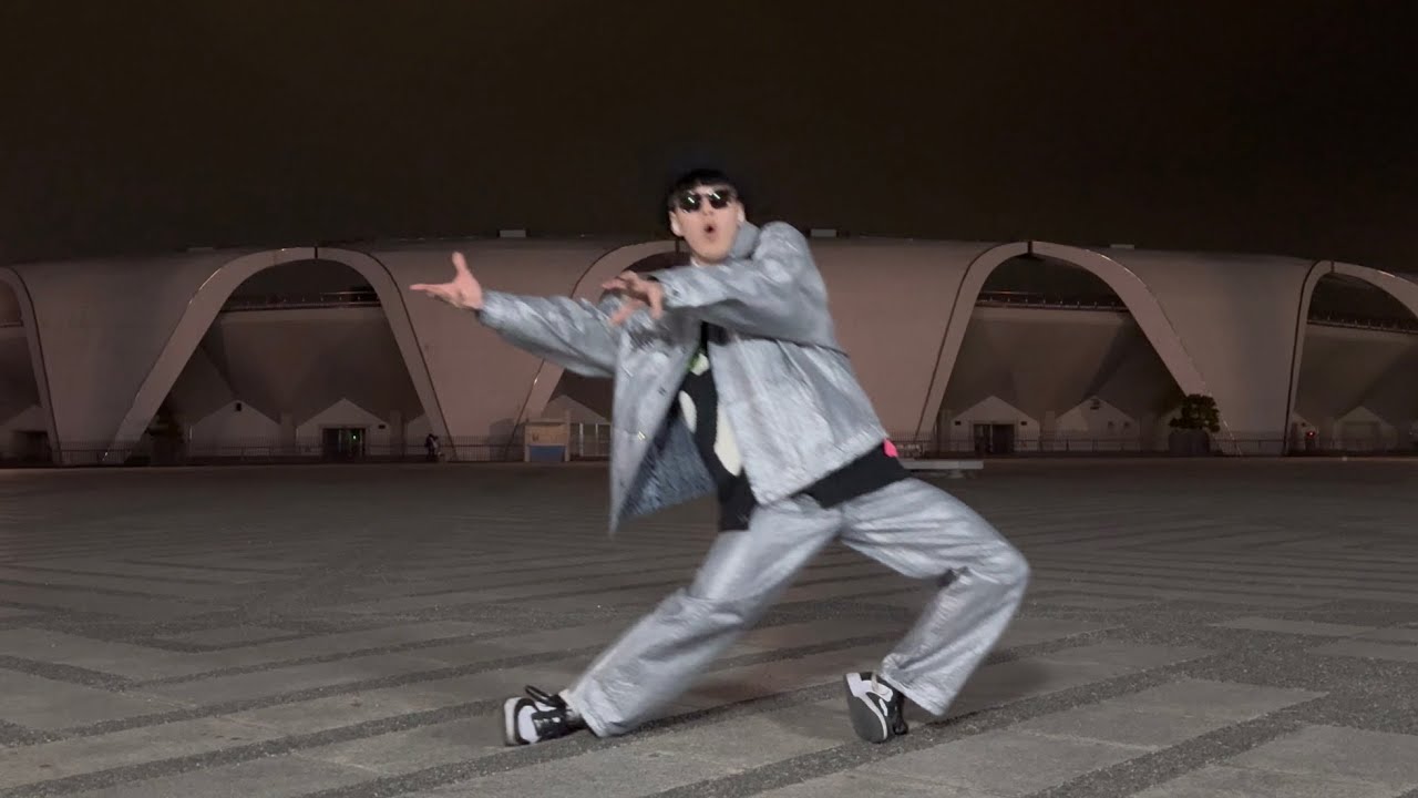 【Выступление, которое выглядит как левитация над землёй】ROBOMON