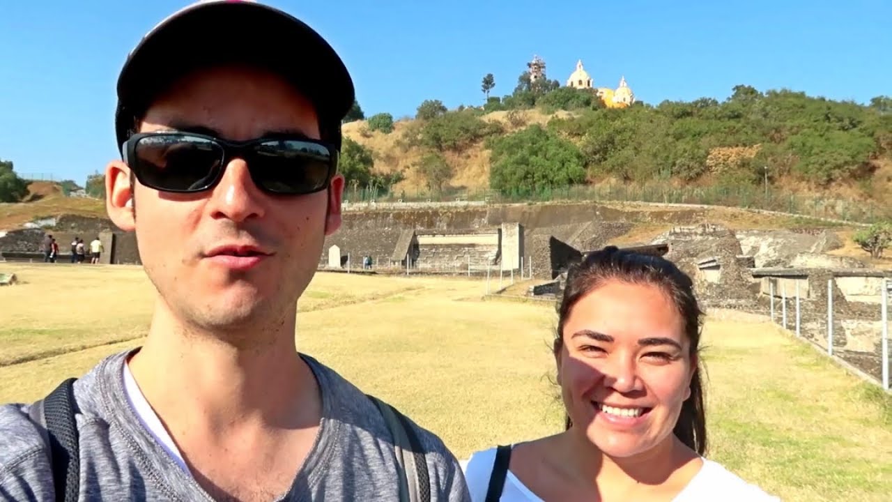 AMERICAN Visits LARGEST PYRAMID in the WORLD ! (CHOLULA- Puebla, Mexico)🇲🇽