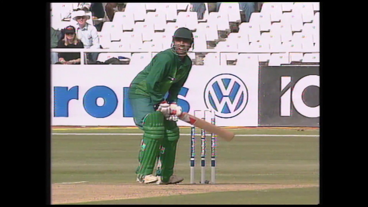 Saeed Anwar 3 Sixes in Standard Bank Series Final.