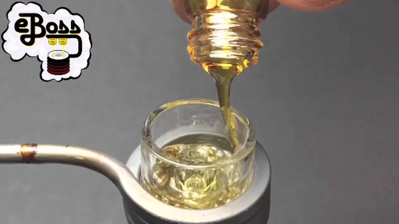 Pouring Out 1 Gram Of Cabernet Sauvignon Clear Concentrate On An eBoss XL 20mm Quartz eNail Kit!