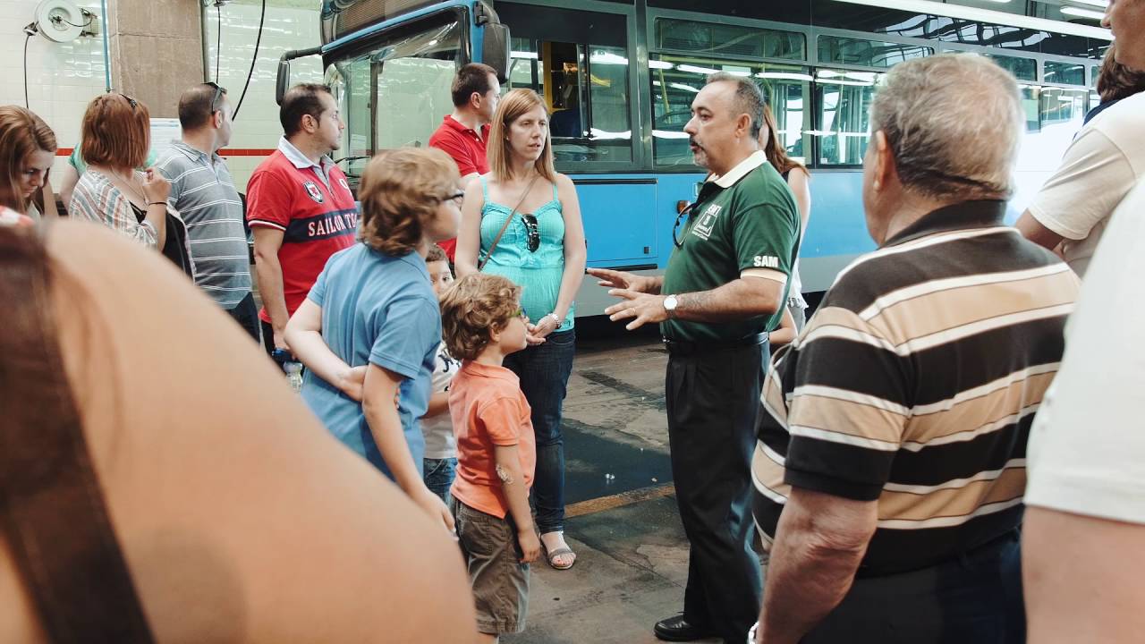 Jornada de puertas abiertas en el centro de operaciones de Carabanchel