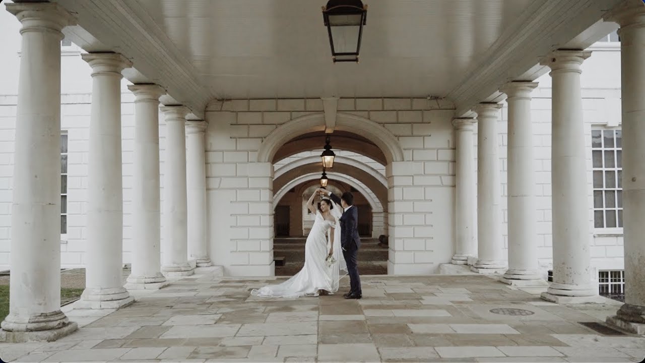 A rainy day- London greenwich town hall council  wedding