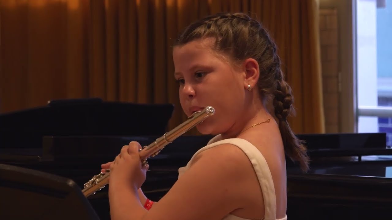 Vivaldi: Concerto in D major "Il Gardellino" RV 428. 🐦Evelyn Serra Pocsaji 