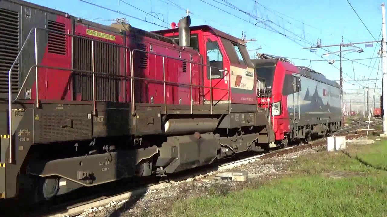 Treni in manovra e transito a NOVARA 12-12-2018