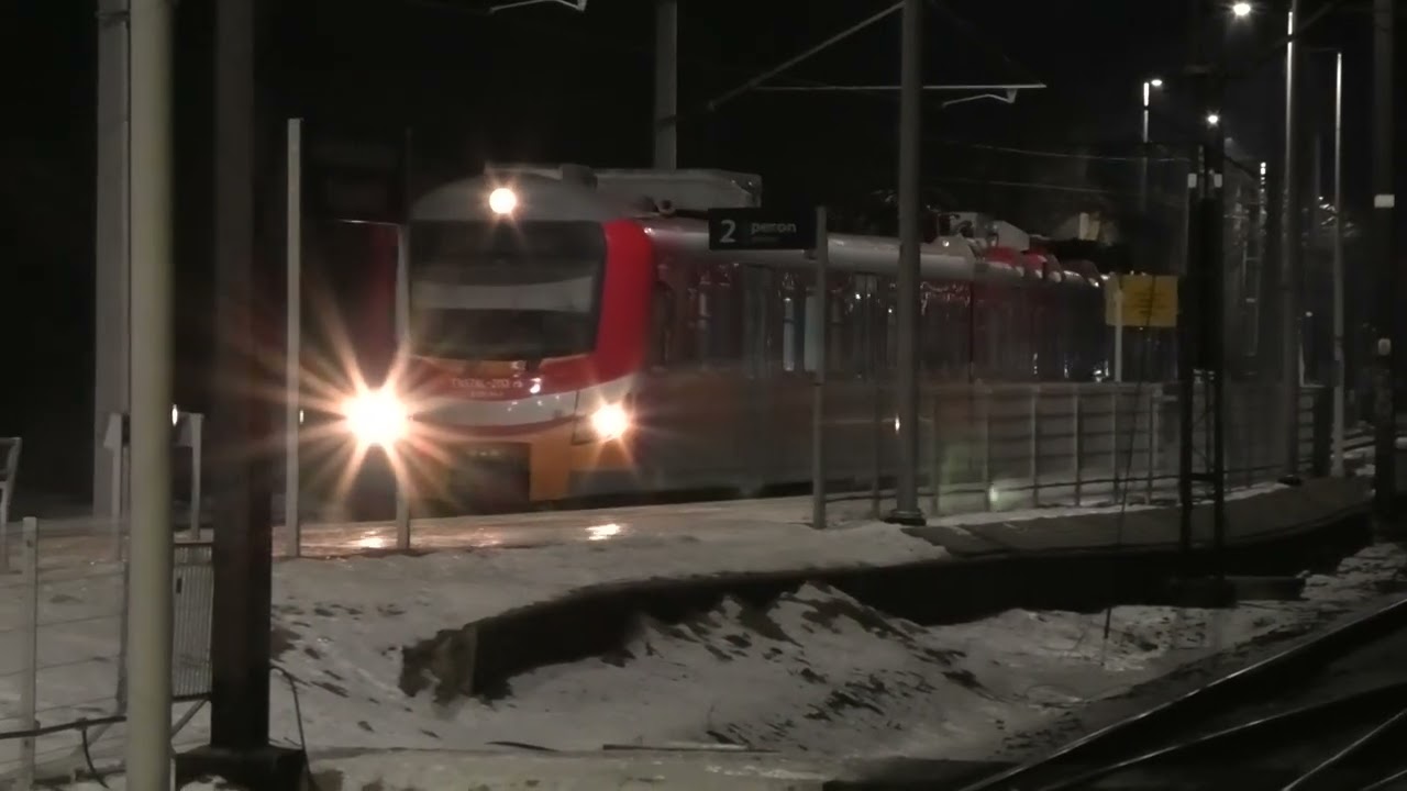 EN57AL 2113 jako pociąg Regio R55320 wjeżdża do Aleksandrowa Kujawskiego 25.01.2026