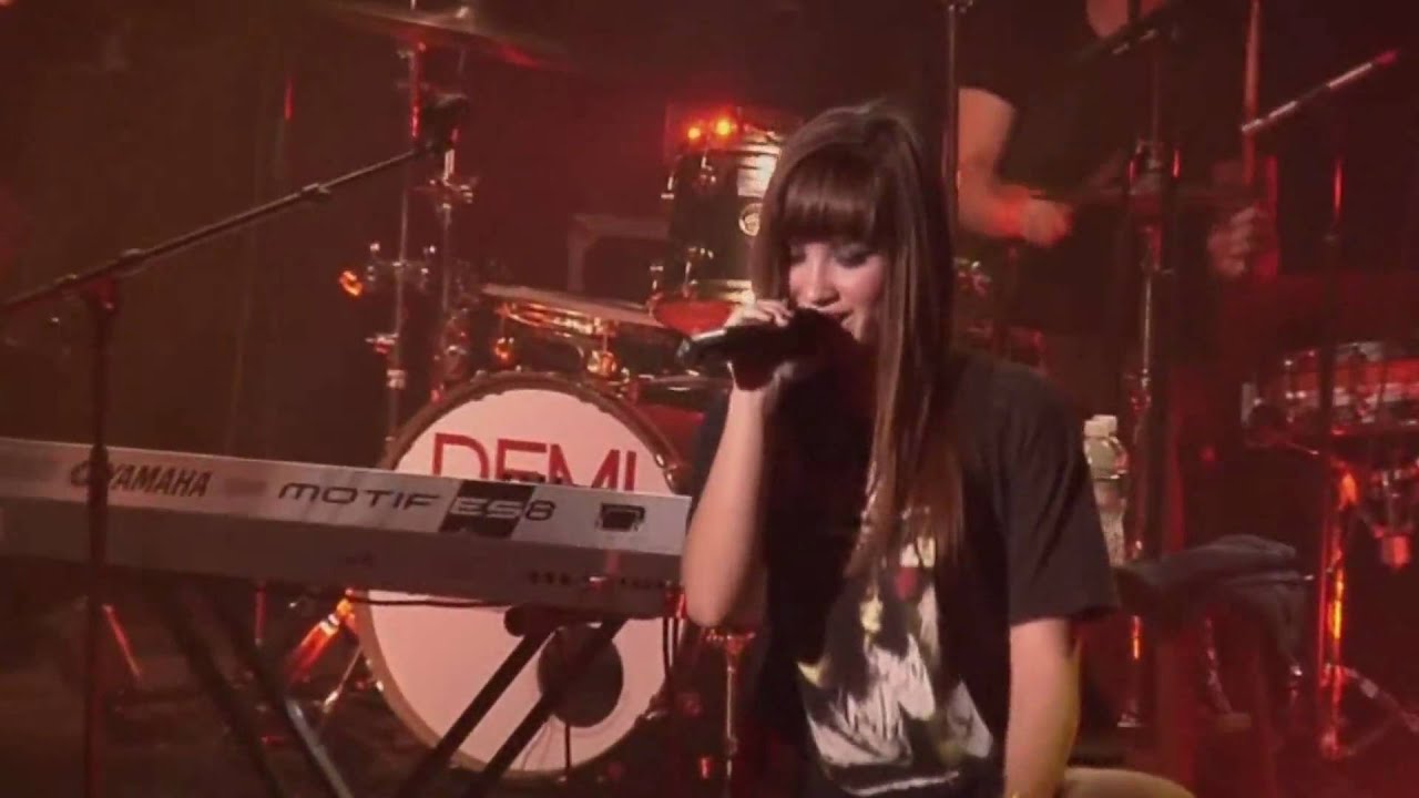 Demi Lovato Recital LIVE (The Middle)