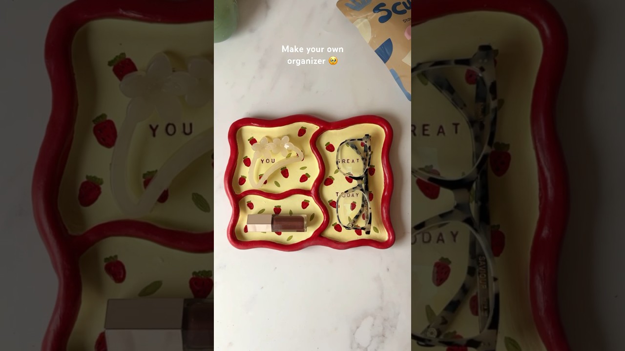 Make your own accessories organiser 🙌🥰🍓 #airdryclay #pottery #clayart #diy #craft #strawberry